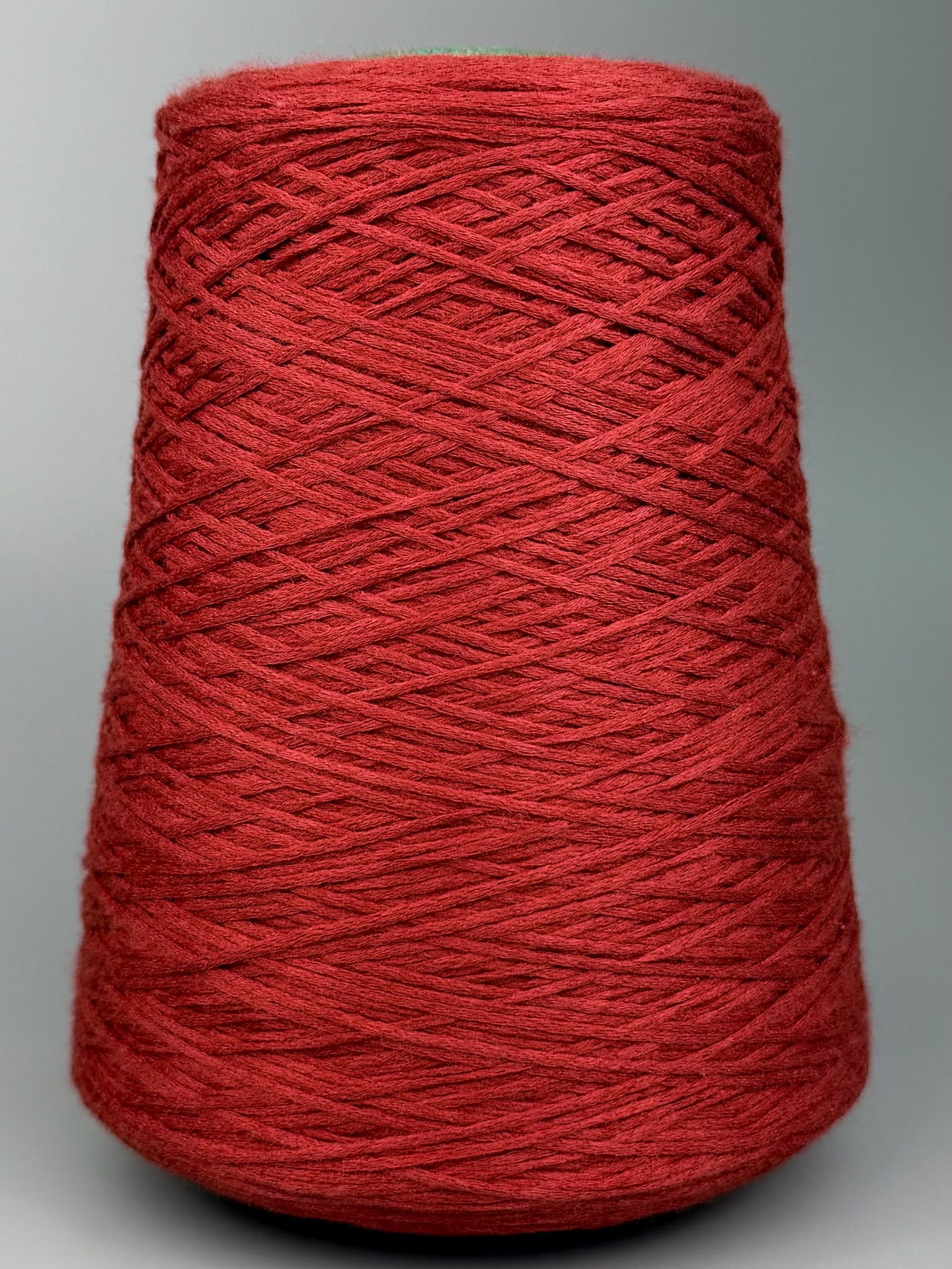 Art. Rubino Royal – Filato a Catenella Lana Merino Extrafine, Seta col. Rosso Rubino 330 m / 100 g | Zimpfer Wolle Selezione foto 2